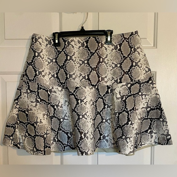 Scoop A Line Vegan Leather PU Skirt Snake Print Black White XL - Picture 2 of 5